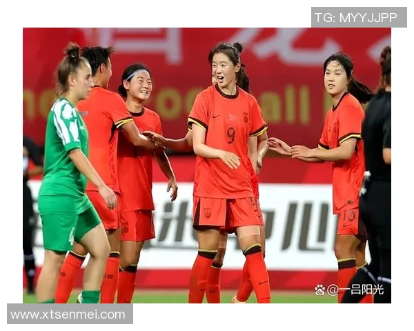 红色足球衣下的女足明星她在绿茵场上的卓越表现与辉煌成就 红色足球衣下的女足明星她在绿茵场上的卓越表现与辉煌成就