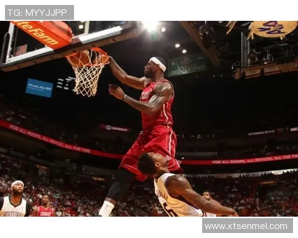 足球场惊现神秘球星引爆全场观众惊叹是谁让全场为之一振 足球场惊现神秘球星引爆全场观众惊叹是谁让全场为之一振