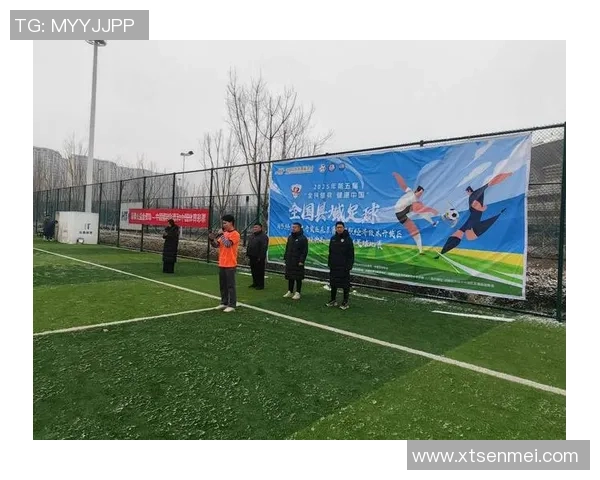 足球巨星亲临指导青少年亲身传授实战技巧提升全面足球素养