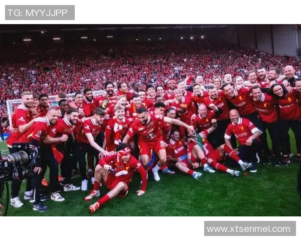 足球明星璀璨舞台展现无限魅力和荣耀成就的背后故事